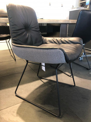 Stuhl Leya Armchair Low von Freifrau (Ausstellungsstück)