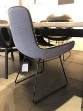 Laden Sie das Bild in den Galerie-Viewer, Stuhl Leya Armchair Low von Freifrau (Ausstellungsstück)
