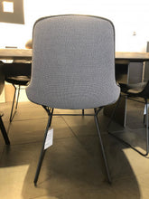 Laden Sie das Bild in den Galerie-Viewer, Stuhl Leya Armchair Low von Freifrau (Ausstellungsstück)
